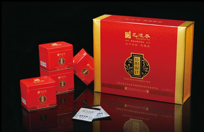 岳阳/包装采用传统的中国红为主色，象征着热情、奋进、团结的民族...