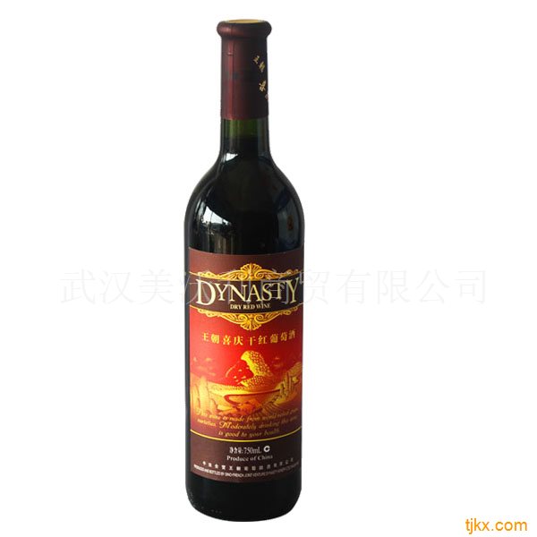 王朝喜庆干红葡萄酒 商品编号:MWL010412 货 号:010412 品 牌:王朝 条码: 6901025400148 国家: 中国 产区: 天津 主要品种: 赤霞珠 酒精度数: 12%vol 原汁含量: 100% 净含量: 750ml 规格: 16 产品类型: 干型 商品包装: 单瓶 保质期: 10年 生产日期: 见打码 产品标准: GB15037 生产许可: QS1213 1502 0090 销售单位: 瓶/元 企业: 中法合营王朝葡萄酿酒有限公司 市场价: ¥48.
