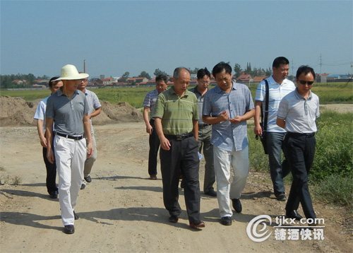 8月6日下午,宜昌市政协港澳台侨和外事委员会主任杨木兰一行5人