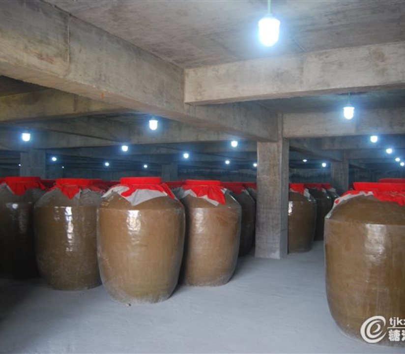 走进宣汉巴人地窖酒厂 馥郁香型白酒受好评
