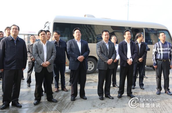 襄阳市党政代表团参观考察三峡物流园
